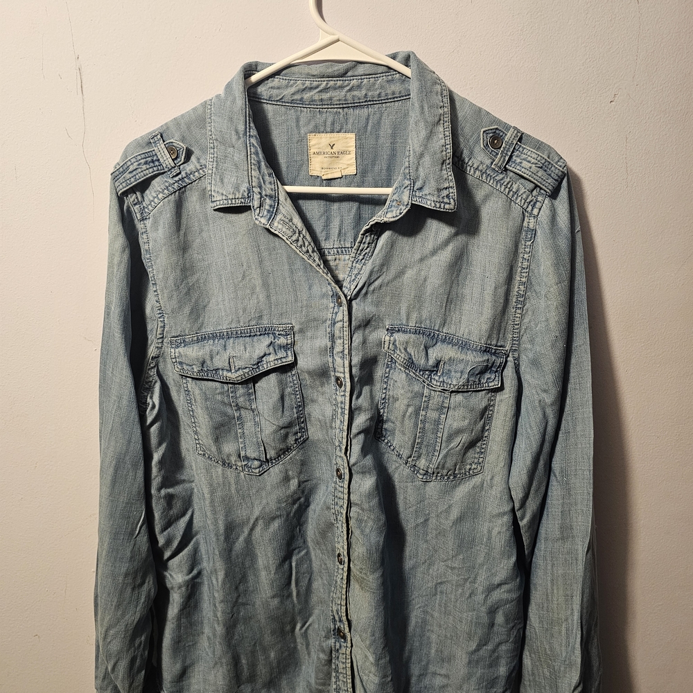 American Eagle, Women's Light Blue Denim Shirt, Sz.‎ L